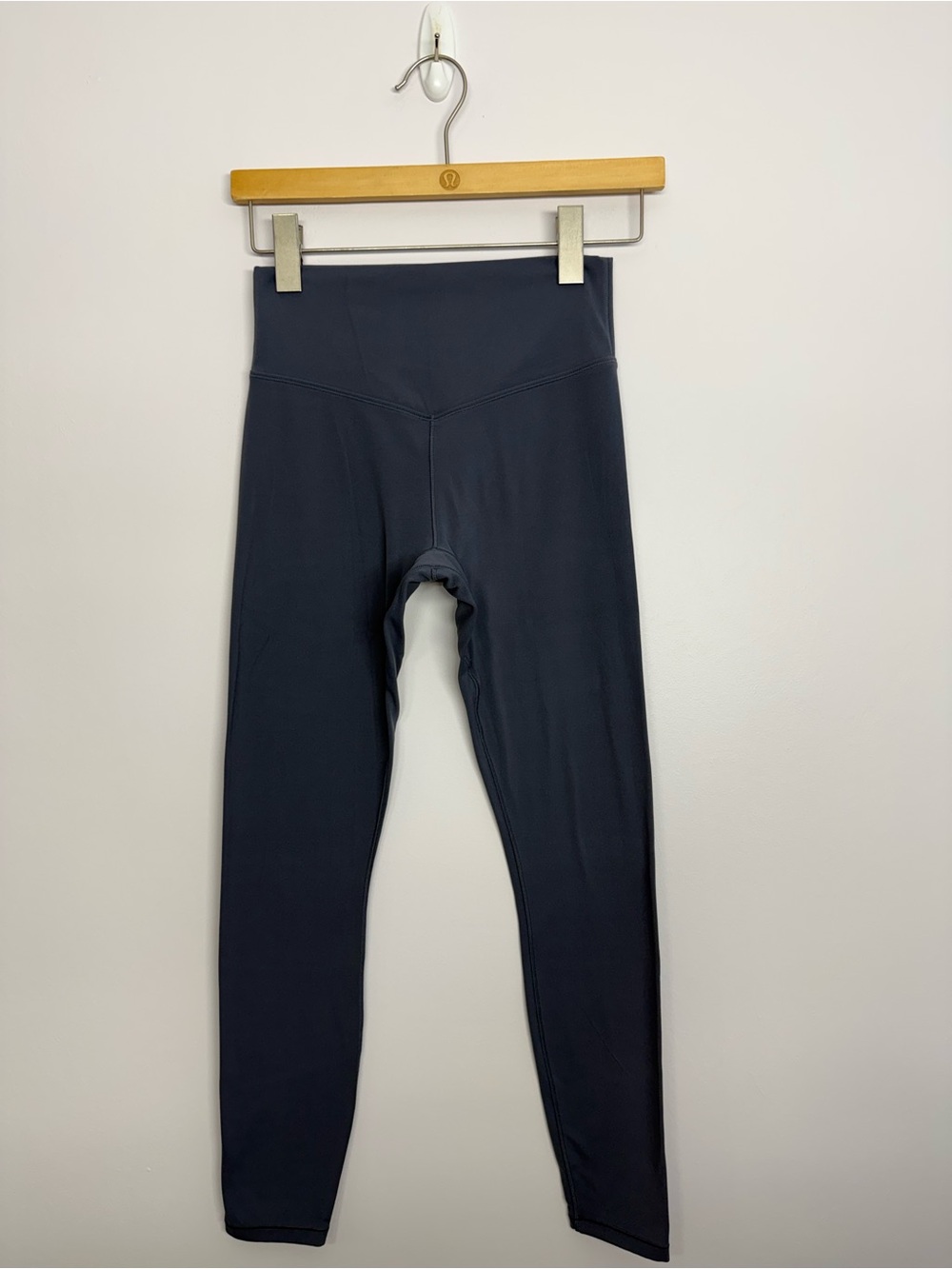 61: Vuori AllTheForm™ Legging Azure? Size Small 25.5” inseam